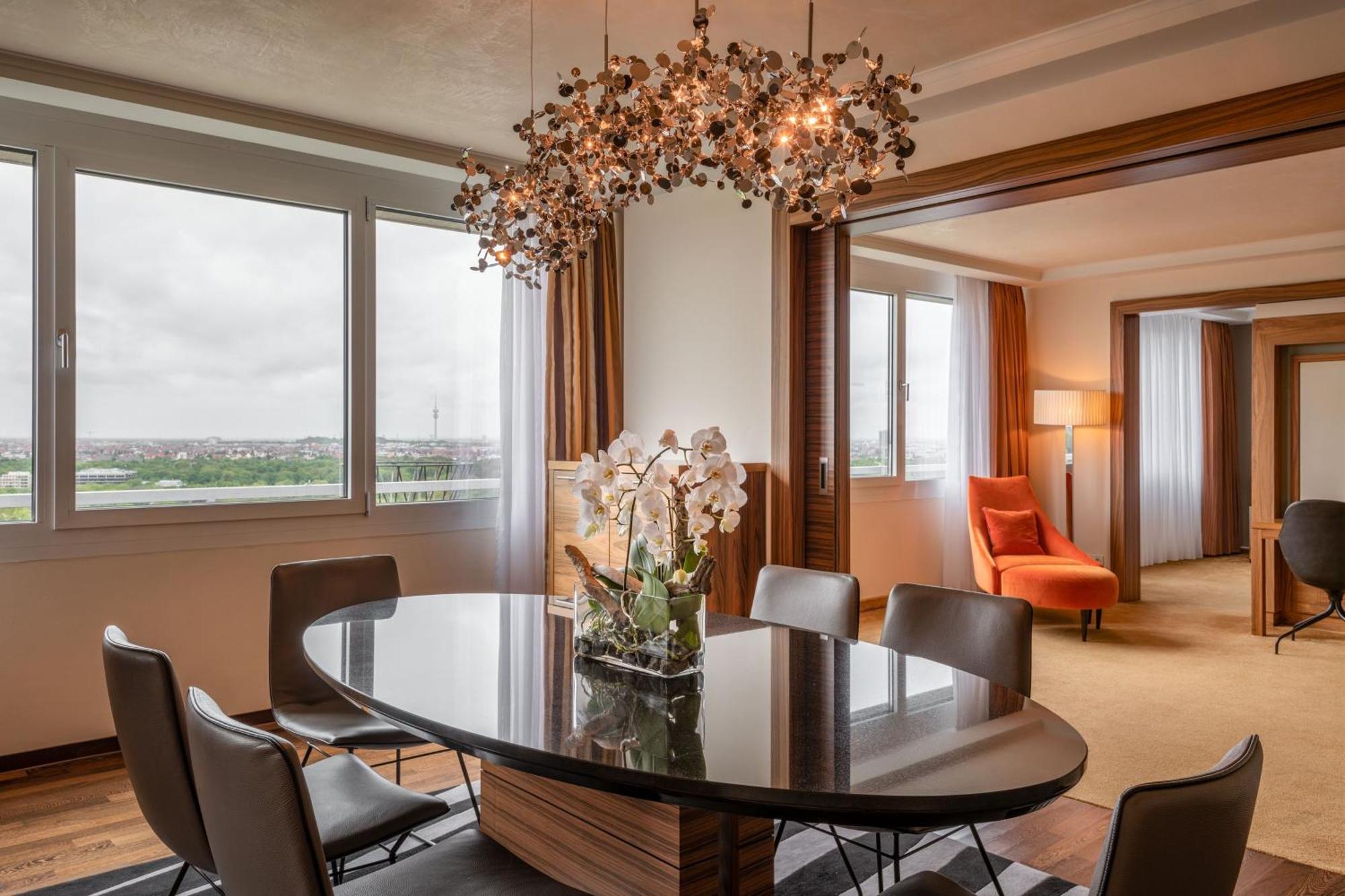 The Westin Grand Munich Hotel Kültér fotó A suite at the InterContinental Berlin