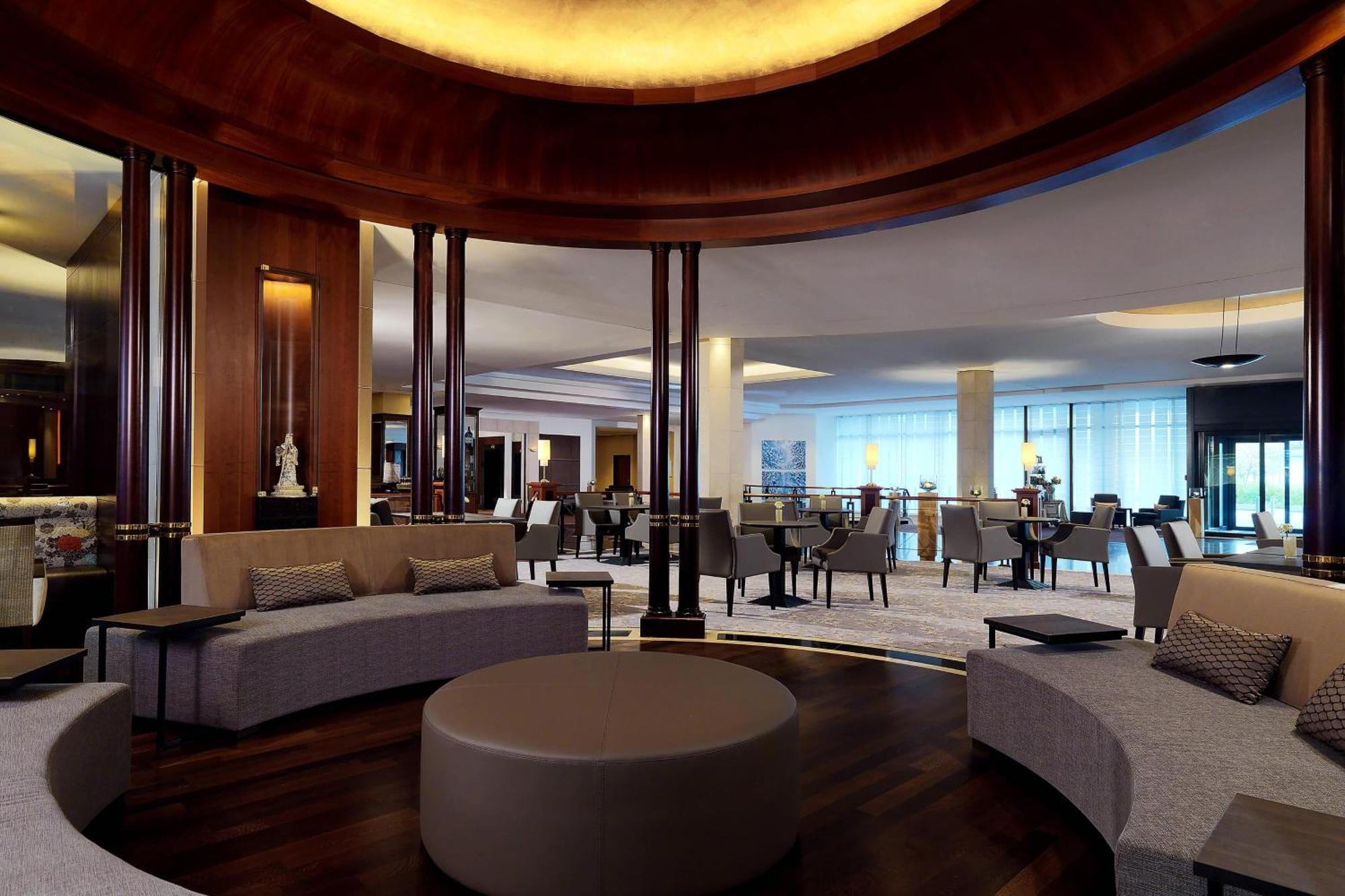 The Westin Grand Munich Hotel Kültér fotó The lobby